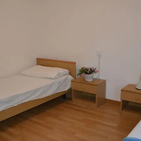 Apartment Awaits In A Comfortable 3 Bdr Caorle